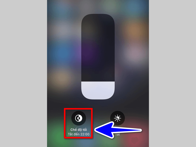 Cách bật chế độ tối tự động khi đêm về trên iPhone qua Trung tâm điều khiển