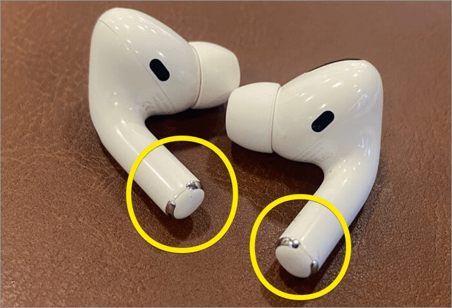 Micro được đặt ở đâu trong AirPods?