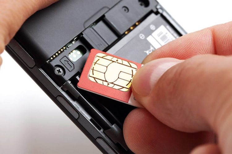 Tháo và lắp lại SIM